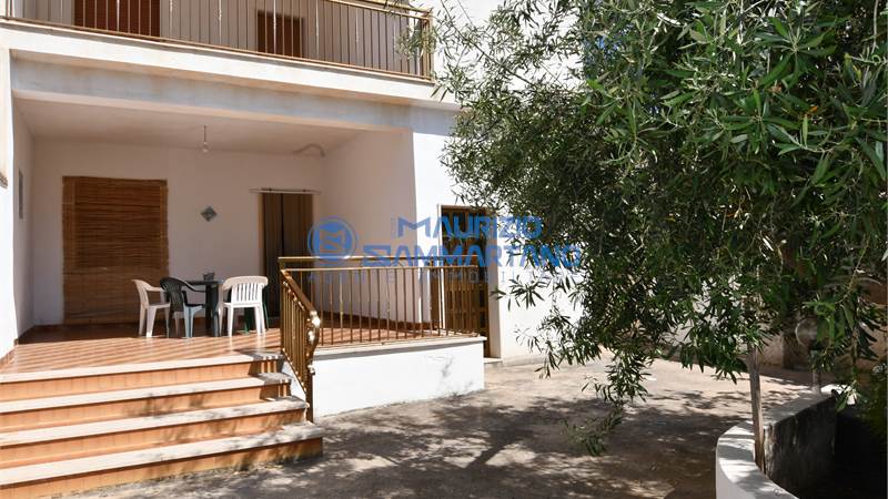 Tonnarella, Villa Ampia  a Pochi Passi dal mare